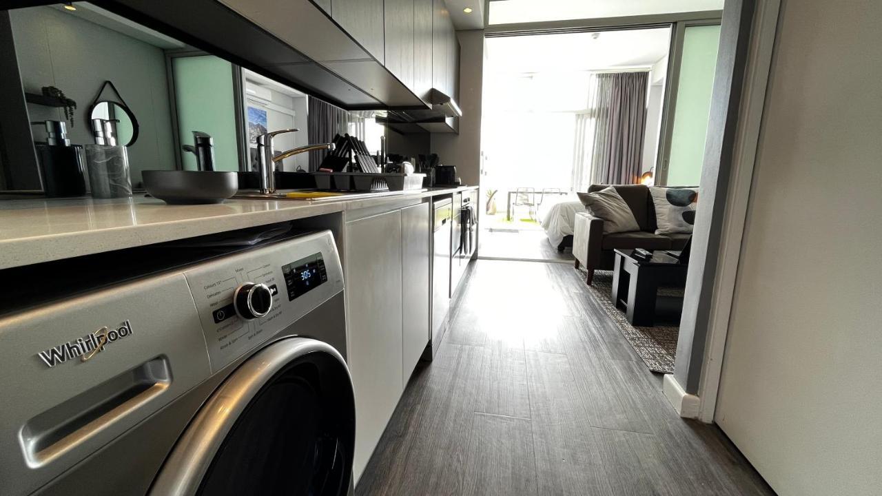 Modern Luxury Studio With Breathtaking City Views - No Load Shedding Кейптаун Экстерьер фото
