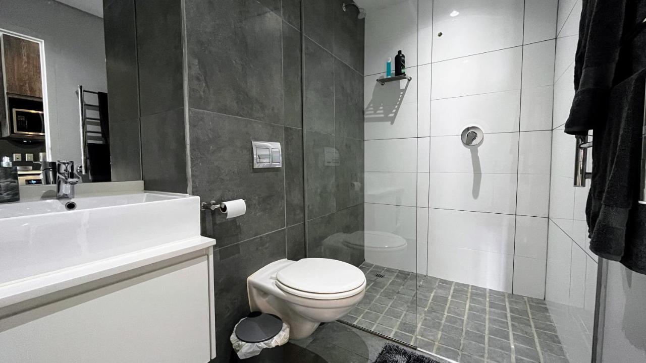 Modern Luxury Studio With Breathtaking City Views - No Load Shedding Кейптаун Экстерьер фото