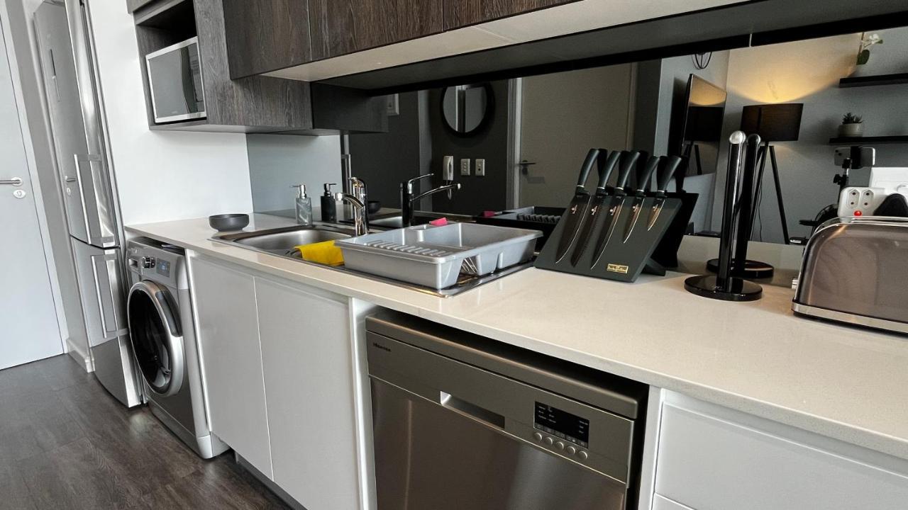 Modern Luxury Studio With Breathtaking City Views - No Load Shedding Кейптаун Экстерьер фото