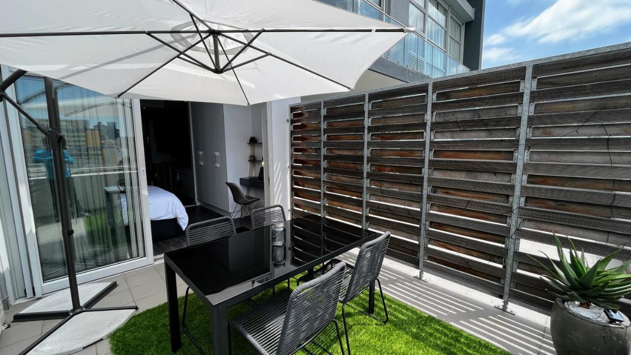Modern Luxury Studio With Breathtaking City Views - No Load Shedding Кейптаун Экстерьер фото