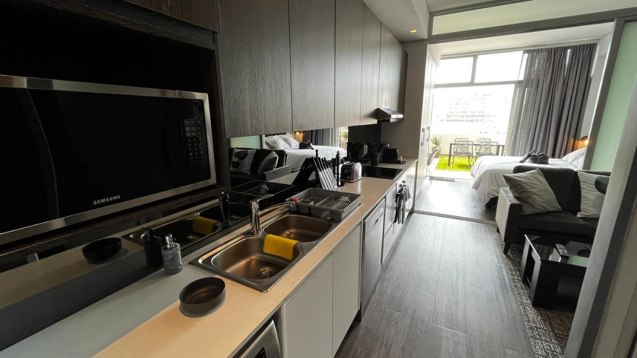 Modern Luxury Studio With Breathtaking City Views - No Load Shedding Кейптаун Экстерьер фото
