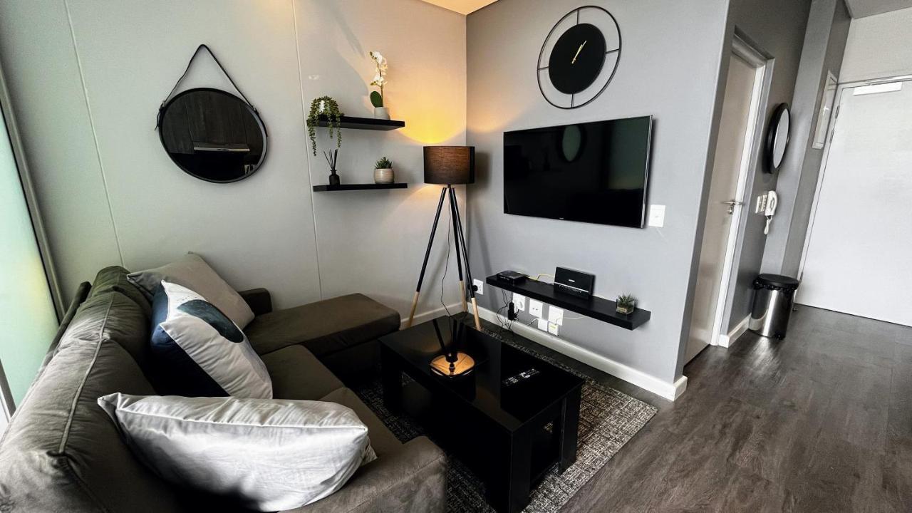 Modern Luxury Studio With Breathtaking City Views - No Load Shedding Кейптаун Экстерьер фото